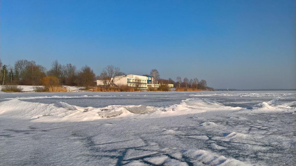 Strandhotel Senftenberger See Екстериор снимка