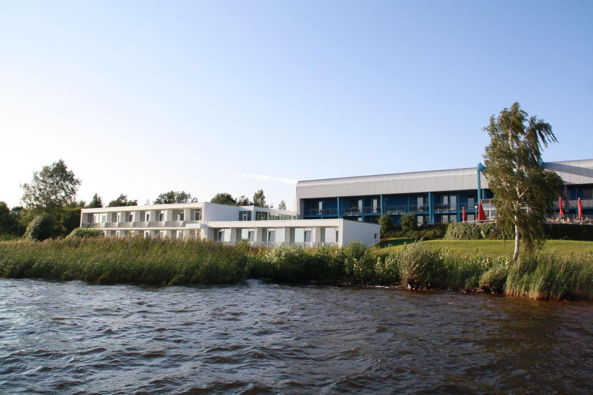 Strandhotel Senftenberger See Екстериор снимка