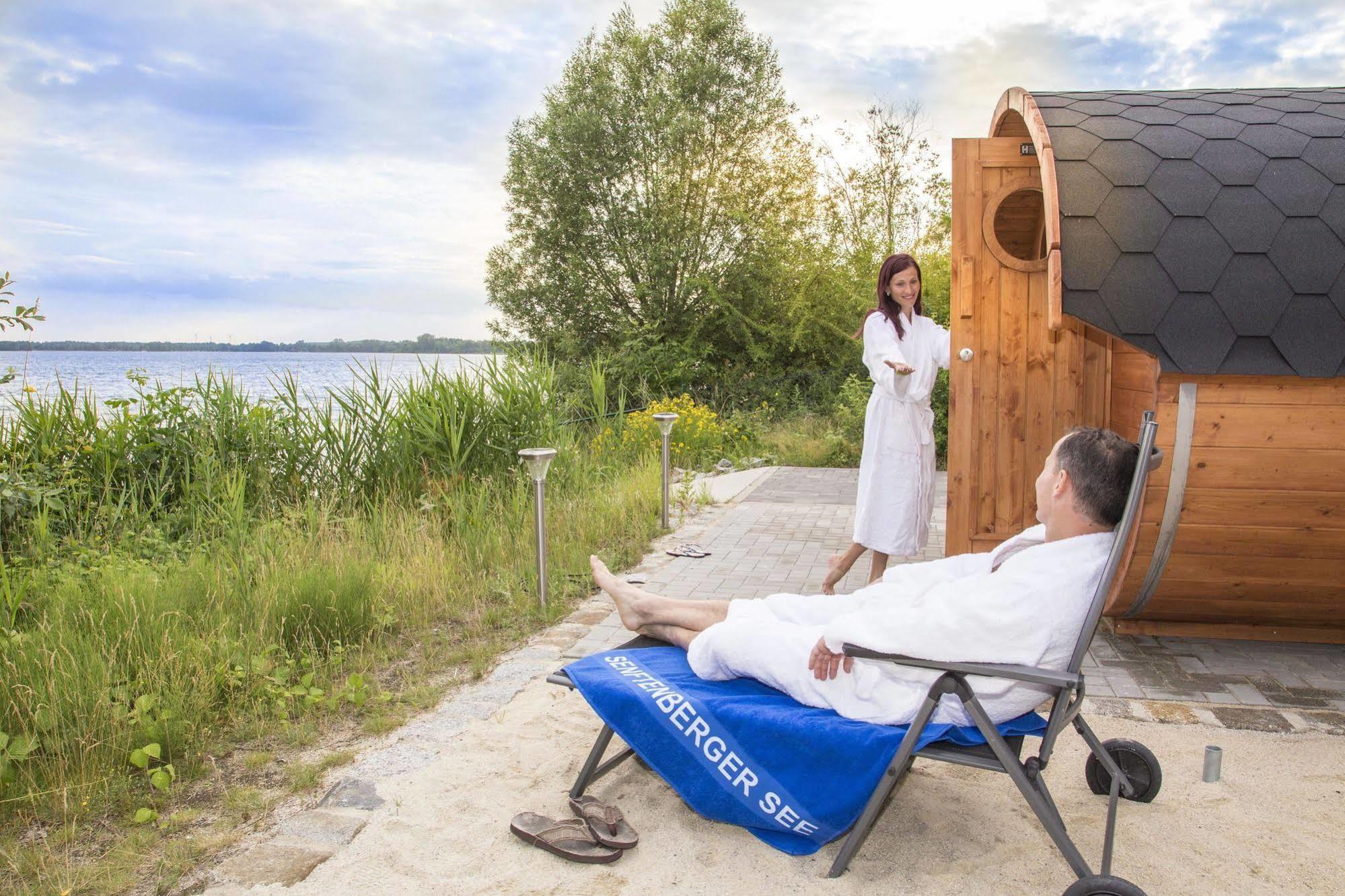 Strandhotel Senftenberger See Екстериор снимка