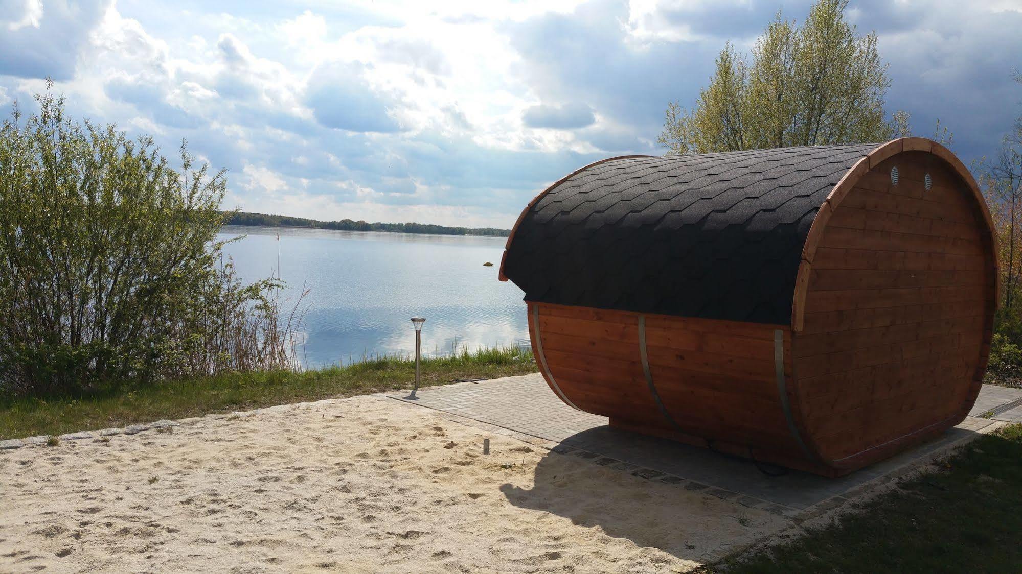 Strandhotel Senftenberger See Екстериор снимка