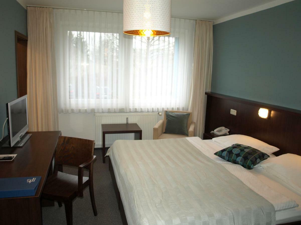 Strandhotel Senftenberger See Екстериор снимка